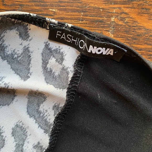 Black and Animal Print Bodysuit Fashion Nova | size: L - Picture 3 of 4